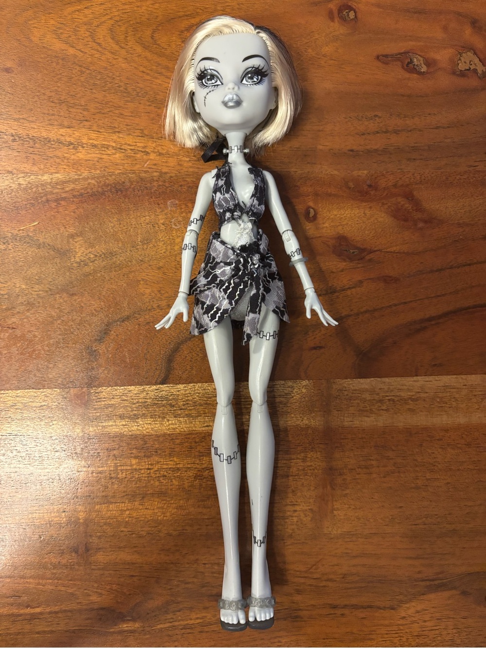 Monster High Frankie Skull Shore